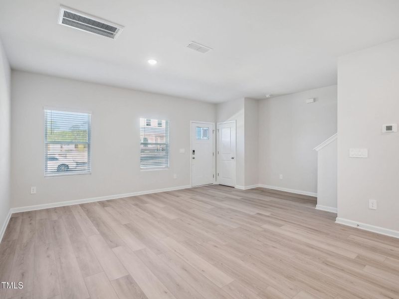 Thorton Finesse (2) Thorton Finesse (2)