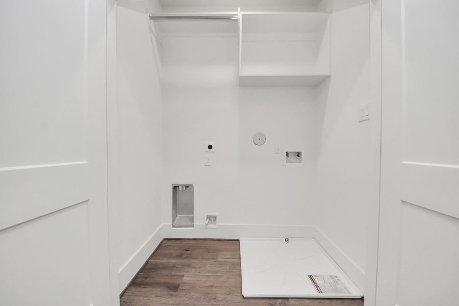 Spacious, unfurnished interior of a new home in Carver Landing, Houston (Image 23).