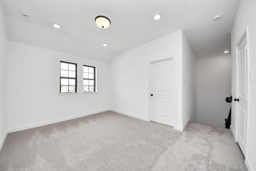 Spacious, unfurnished interior of a new home in , Missouri City (Image 33).