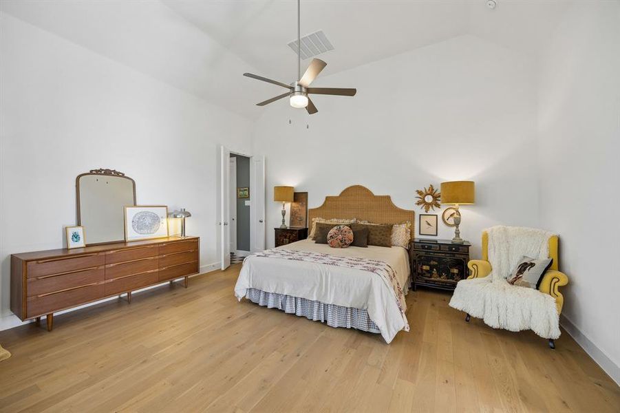 Furnished interior view inside a new home in , Rockwall (Image 28).