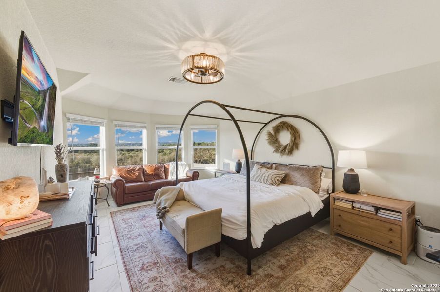 Furnished interior view inside a new home in , New Braunfels (Image 8). Furnished interior view inside a new home in , New Braunfels (Image 8).