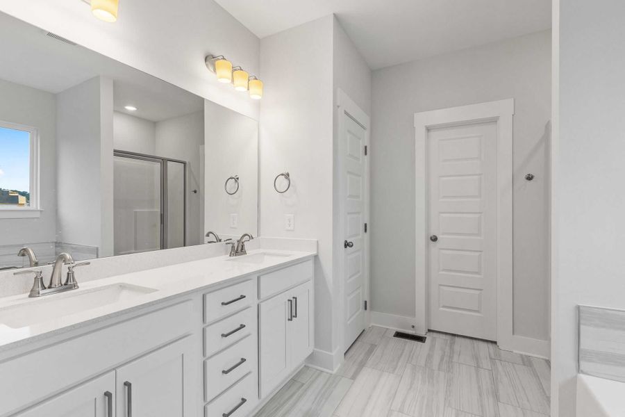 Furnished interior view inside a new home in Saundersville Station, Hendersonville (Image 3).