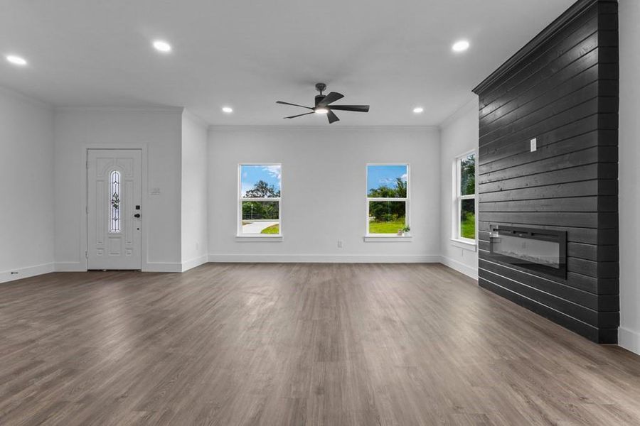 Spacious, unfurnished interior of a new home in , Tool (Image 13).