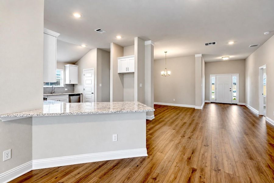 Furnished interior view inside a new home in Lago Mar, Texas City (Image 10).