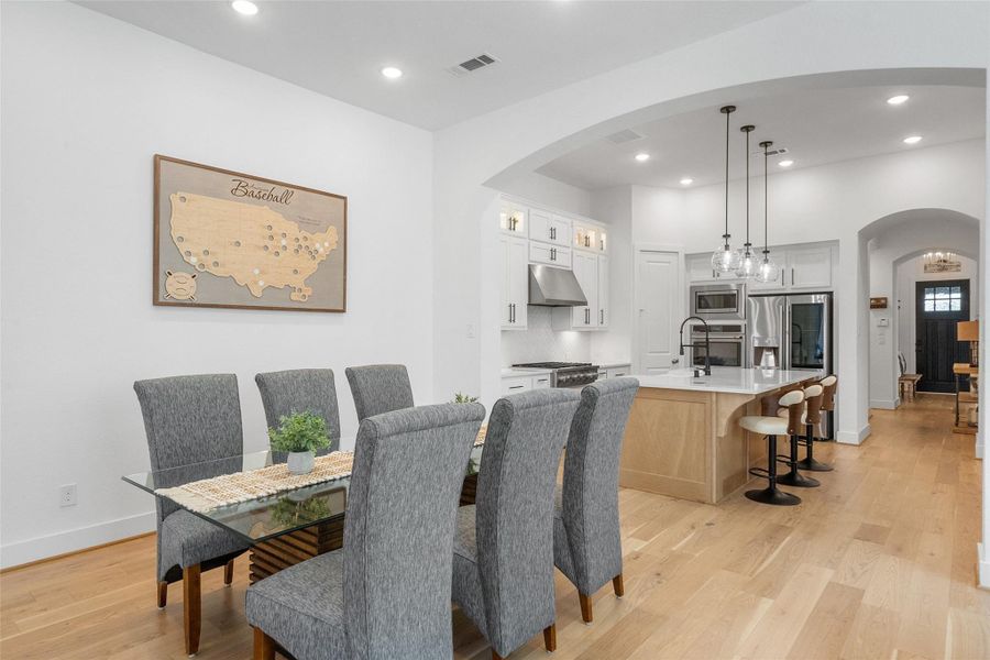 Furnished interior view inside a new home in Woodforest, Montgomery (Image 25). Furnished interior view inside a new home in Woodforest, Montgomery (Image 25).