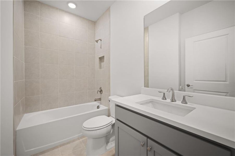 Furnished interior view inside a new home in Echols Farm, Hiram (Image 13).