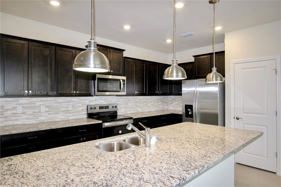 Furnished interior view inside a new home in , Clermont (Image 9).