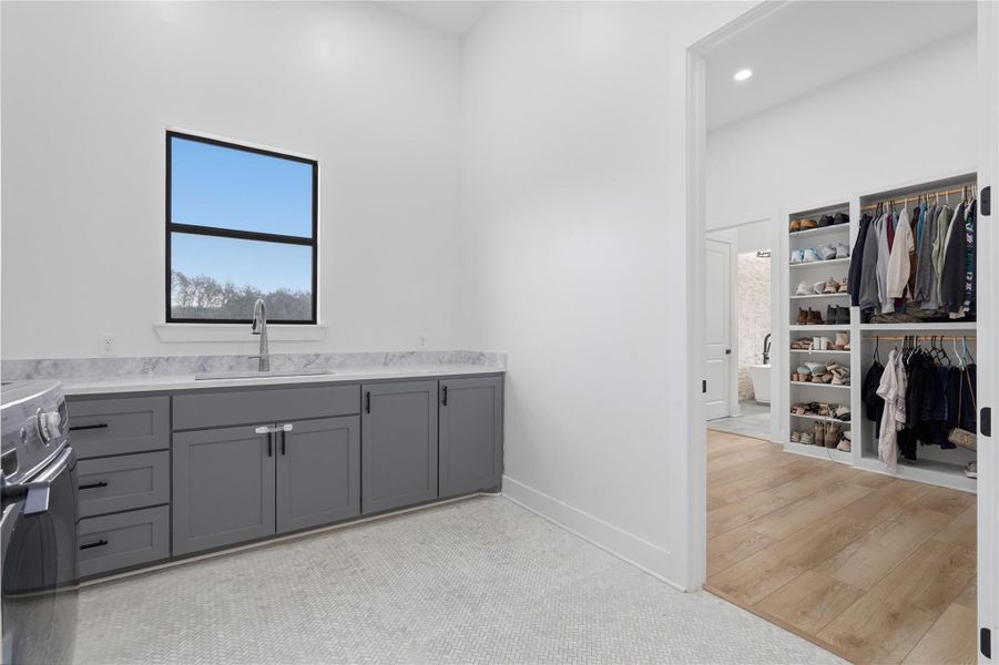 Furnished interior view inside a new home in , Willis (Image 43).
