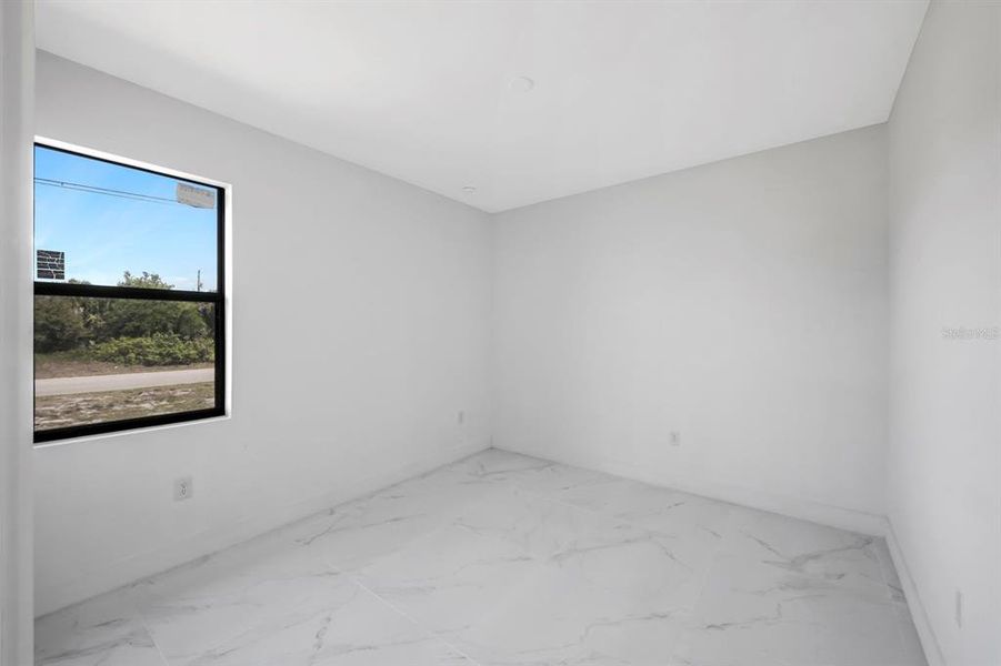 Spacious, unfurnished interior of a new home in , Lehigh Acres (Image 19).