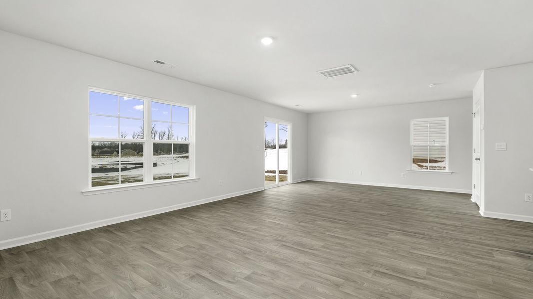 Spacious, unfurnished interior of a new home in Chandler Pointe, Rural Hall (Image 10).