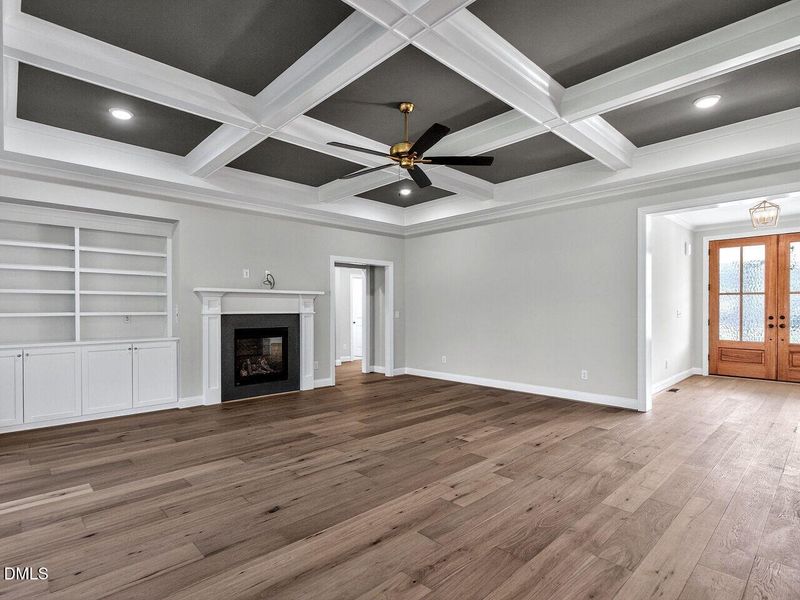 011-1280x960-family-room