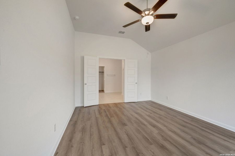 Spacious, unfurnished interior of a new home in Greenspoint Heights, Seguin (Image 37).