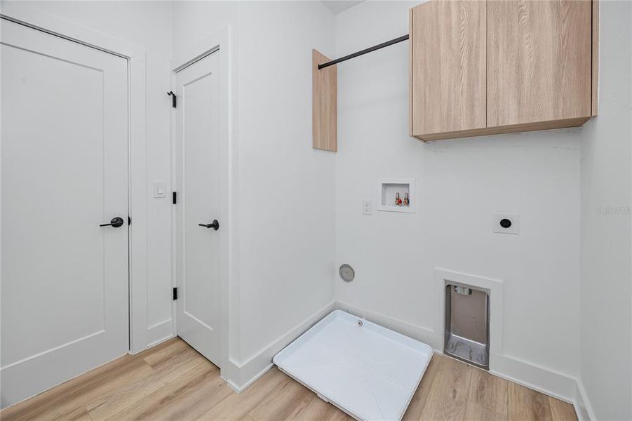 Spacious, unfurnished interior of a new home in , Tampa (Image 22).