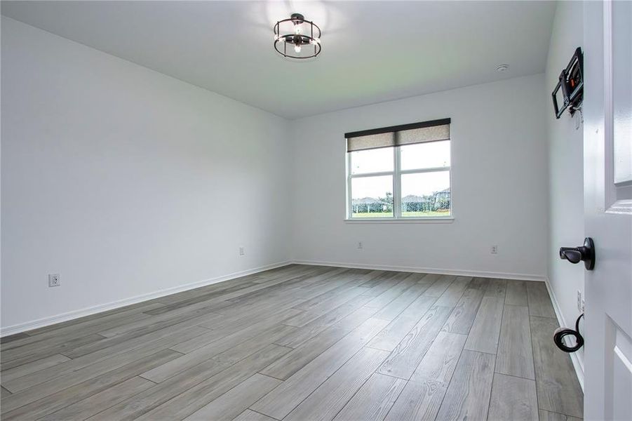 Spacious, unfurnished interior of a new home in , Parrish (Image 40).