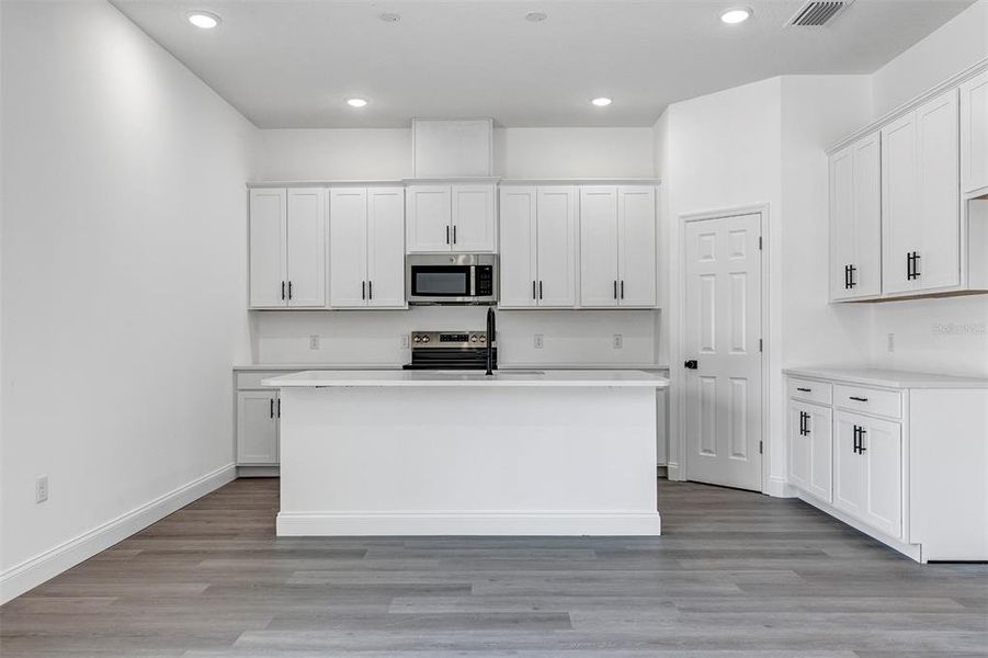 Furnished interior view inside a new home in , Deland (Image 5).