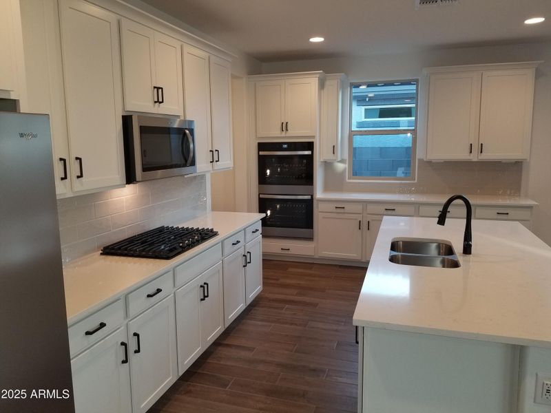 198 Kitchen 2 198 Kitchen 2