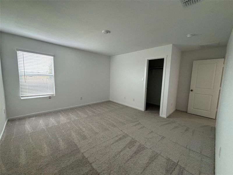 Spacious, unfurnished interior of a new home in Anniston, Katy (Image 22).