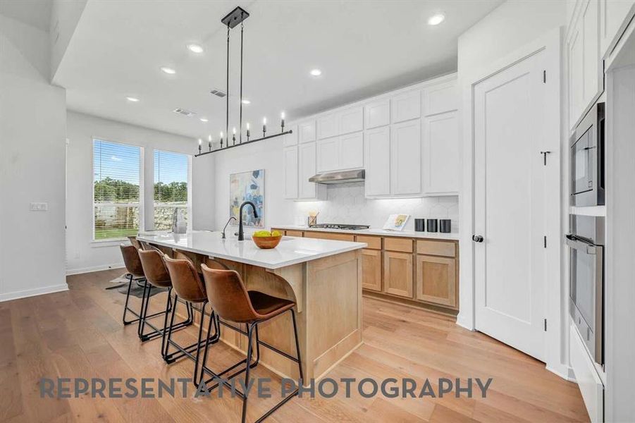 Furnished interior view inside a new home in Goodland, Venus (Image 8).
