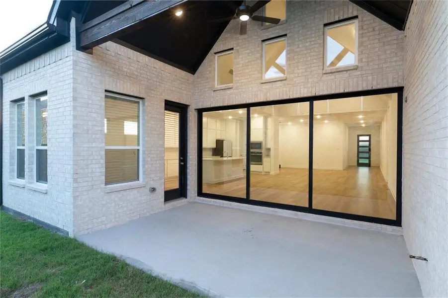 Exterior details and patio area of a home in , Haslet (Image 4).