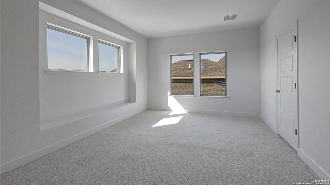 Spacious, unfurnished interior of a new home in Corley Farms 50', Boerne (Image 18).