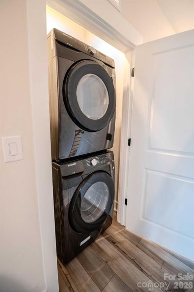 A conveniently located in-unit stacked washer and dryer maximize space while providing everyday convenience and efficiency. A conveniently located in-unit stacked washer and dryer maximize space while providing everyday convenience and efficiency.