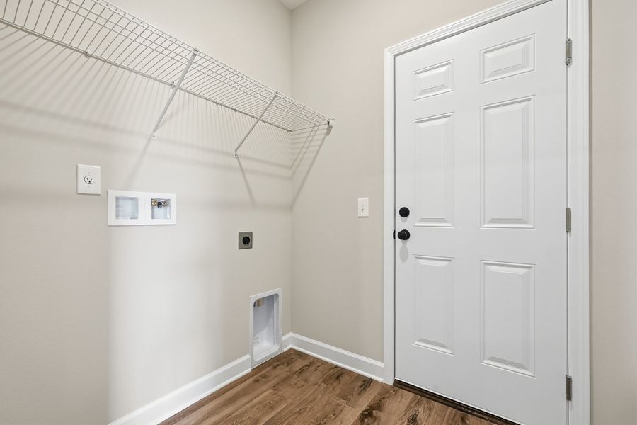 Spacious, unfurnished interior of a new home in , Crestview (Image 30).