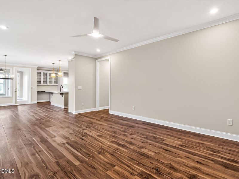 008-1280x960-living-room