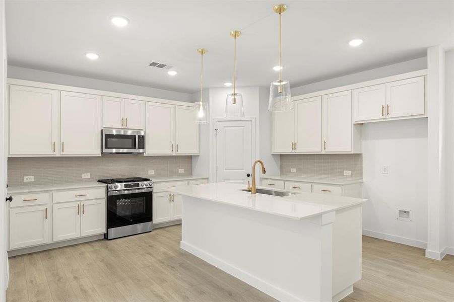 07. 14201 Gallatin - Kitchen (2)
