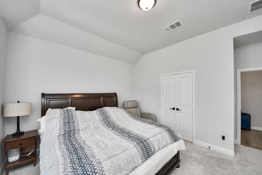 Furnished interior view inside a new home in , Conroe (Image 15).