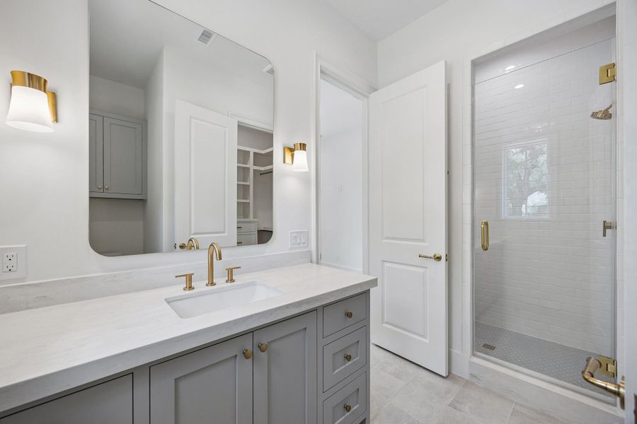 Furnished interior view inside a new home in , Houston (Image 28). Furnished interior view inside a new home in , Houston (Image 28).