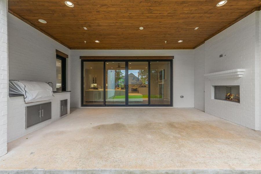 Exterior details and patio area of a home in , University Park (Image 27).