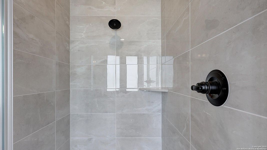 Close-up of interior finishes inside a home in Esperanza 50', Boerne (Image 17).