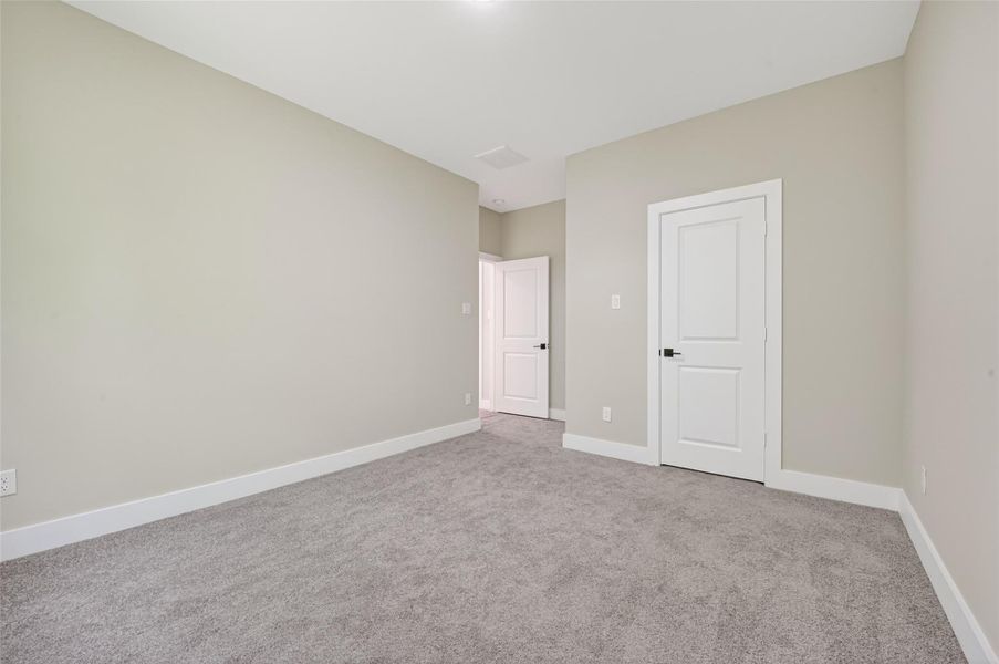 Spacious, unfurnished interior of a new home in , Houston (Image 30).