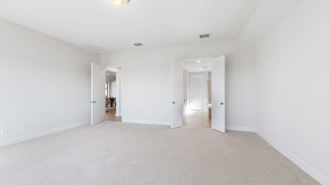 Spacious, unfurnished interior of a new home in Devonshire - Reserve 45', Forney (Image 15). Spacious, unfurnished interior of a new home in Devonshire - Reserve 45', Forney (Image 15).