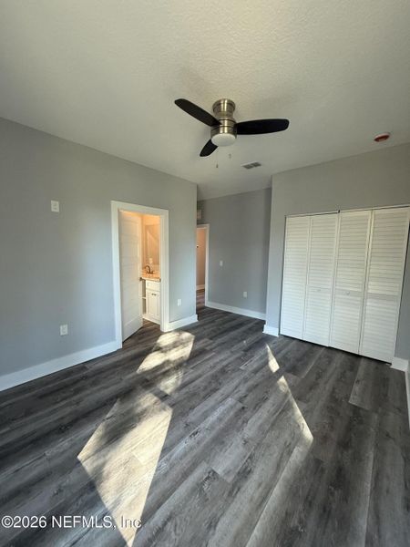 Spacious, unfurnished interior of a new home in , Jacksonville (Image 27).
