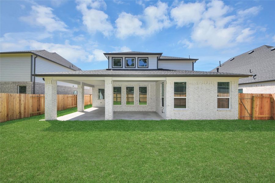 Explore the expansive backyard with its inviting covered patio—a perfect blend of space for the kids to play and adults to unwind. Ideal for creating your outdoor oasis, this backyard accommodates patio furniture, a BBQ pit, and endless possibilities for leisure and entertainment.