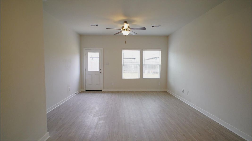 Spacious, unfurnished interior of a new home in Lonestar Collection at Aurora, Katy (Image 14).