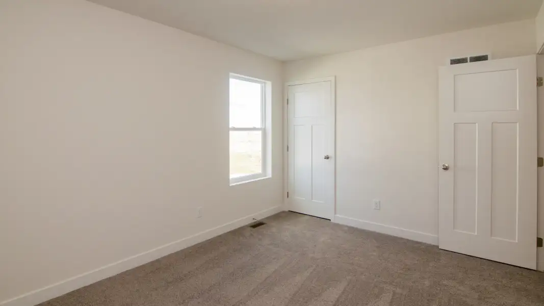 Representative unfurnished interior of a home built from the The Hartland by Norfolk Homes in Offsite Builds Southern Michigan, Ann Arbor (Image 73).