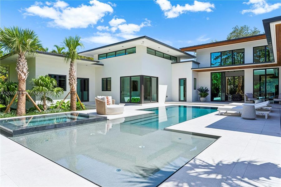 Exterior details and patio area of a home in , Pinecrest (Image 27).