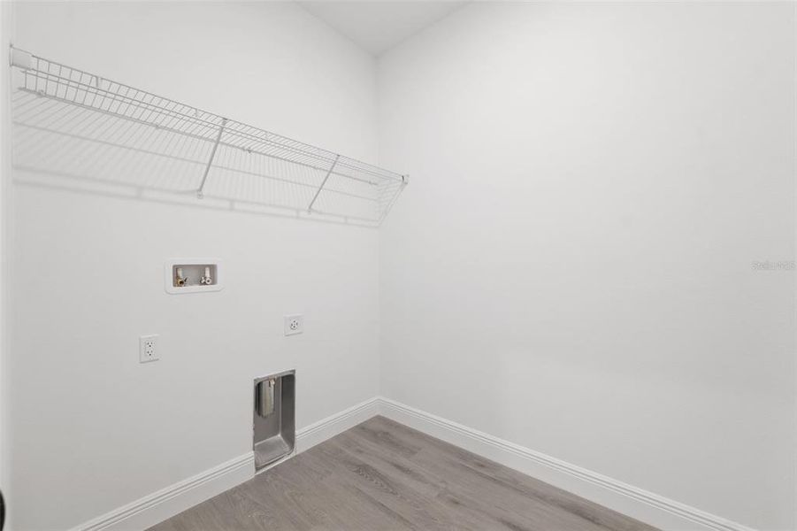 Spacious, unfurnished interior of a new home in , Ocala (Image 25).