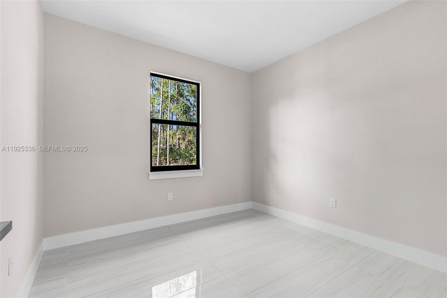 Spacious, unfurnished interior of a new home in , Naples (Image 19).