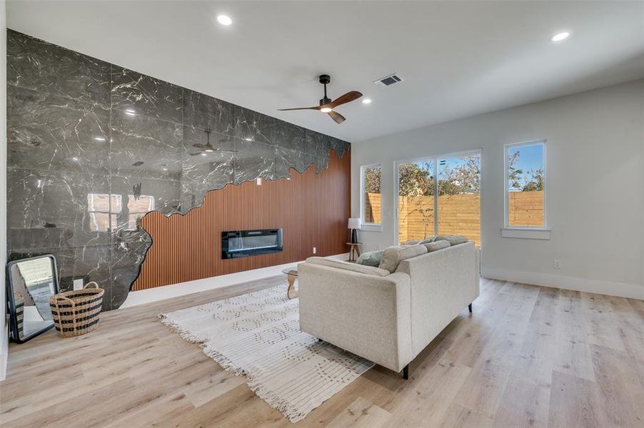 Furnished interior view inside a new home in , Dallas (Image 18). Furnished interior view inside a new home in , Dallas (Image 18).