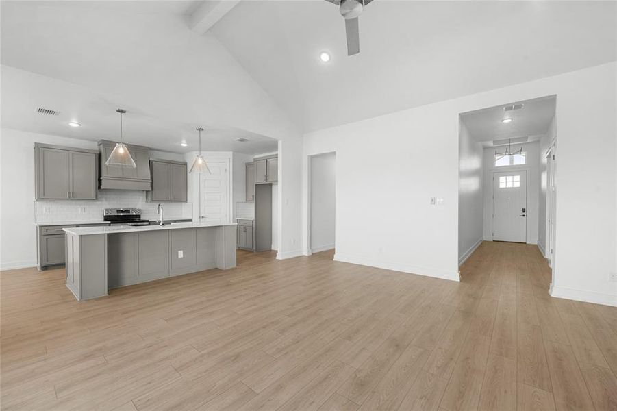 Spacious, unfurnished interior of a new home in Rosenthal Estates, Lorena (Image 15).