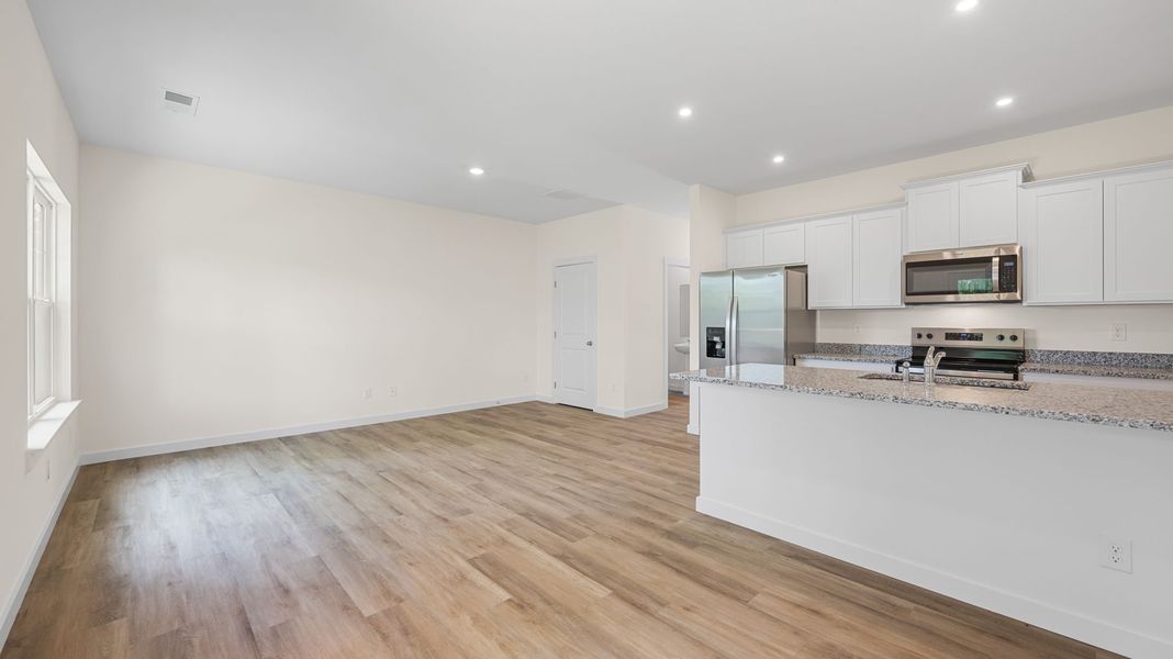 Spacious, unfurnished interior of a new home in Owensby Farms Townhomes, Dayton (Image 10).