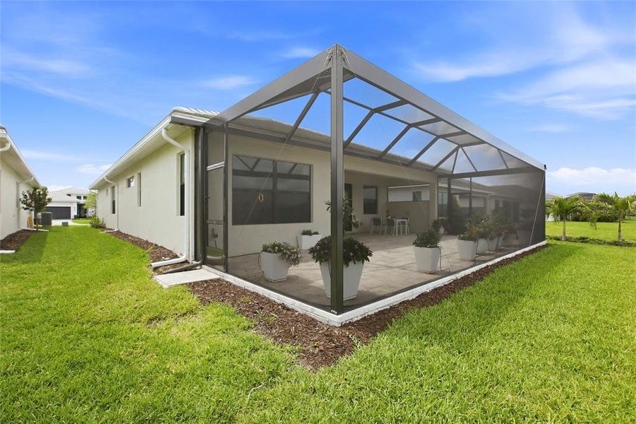 Exterior details and patio area of a home in , Bradenton (Image 36).
