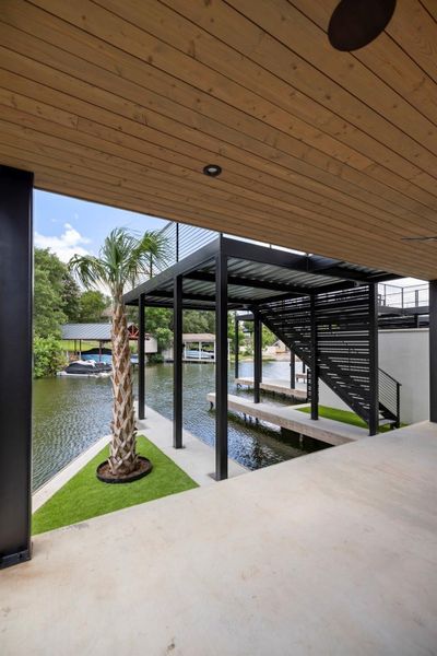Exterior details and patio area of a home in , Horseshoe Bay (Image 3).
