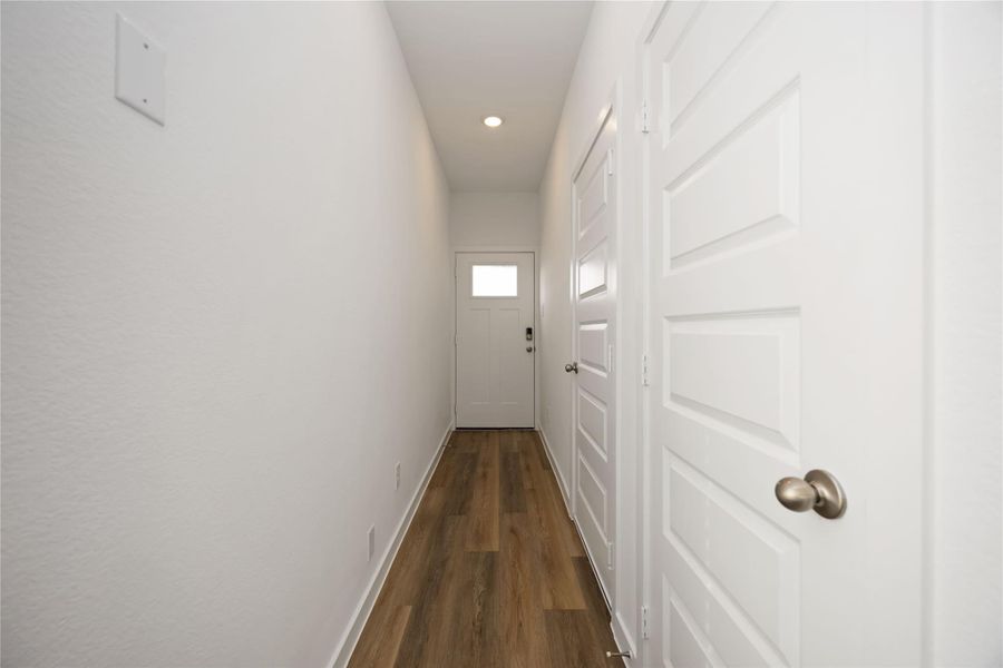 Spacious, unfurnished interior of a new home in Pinehaven, Houston (Image 20).