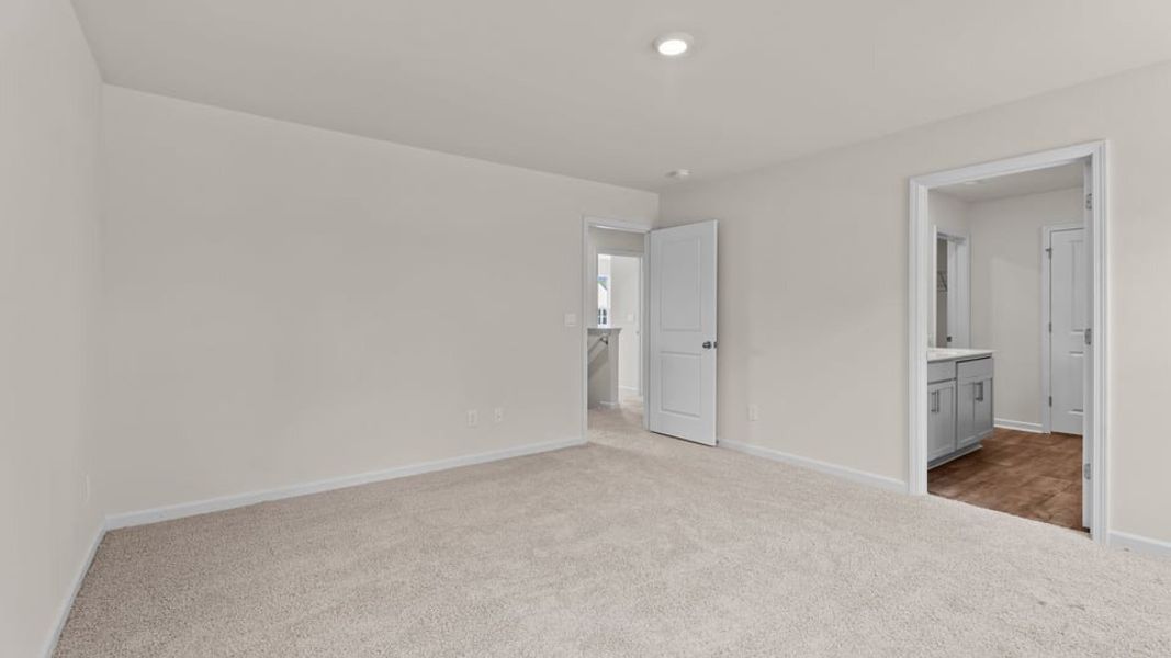 Spacious, unfurnished interior of a new home in Hobbs Farm, Ayden (Image 26).
