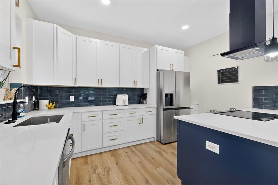 Furnished interior view inside a new home in , Mabank (Image 13).