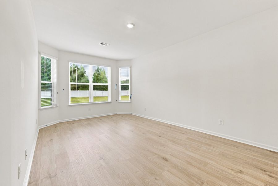 Spacious, unfurnished interior of a new home in Ambridge, Conway (Image 33).